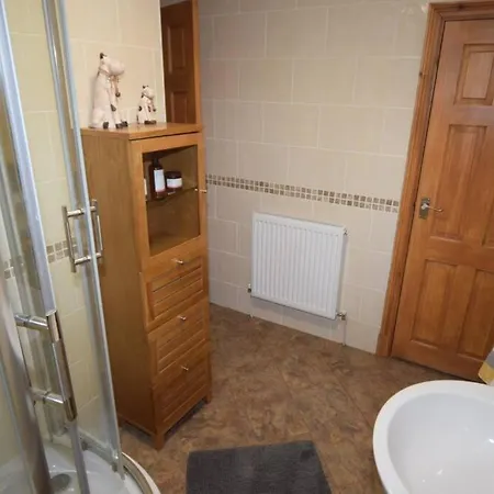 Ulverston Centre Superb 3 Double Bedroom Apartment Apartman *
