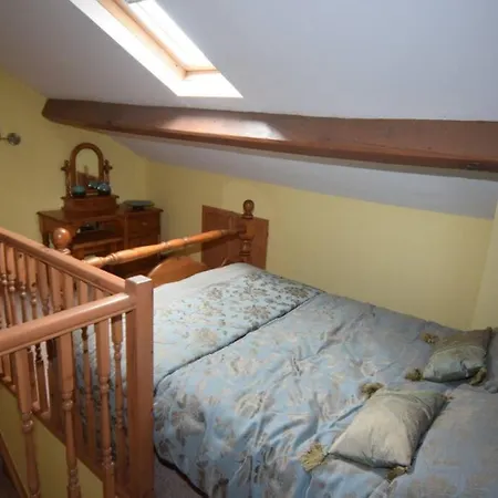 Ulverston Centre Superb 3 Double Bedroom Apartment شقة ألفرستون