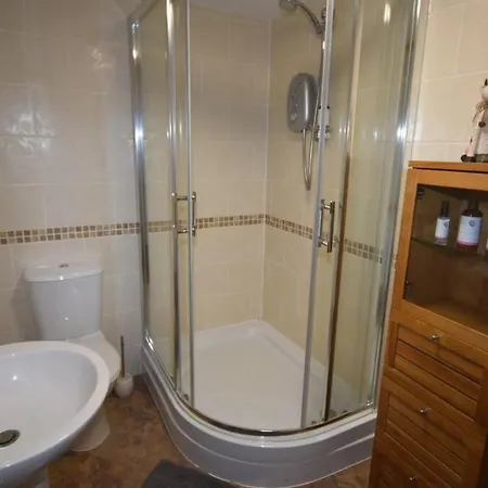 Ulverston Centre Superb 3 Double Bedroom Apartment ألفرستون