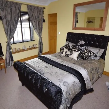 Centre Superb 3 Double Bedroom